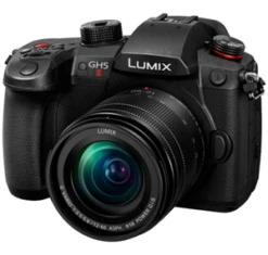Panasonic Lumix DC-GH5 Mark II + Lumix 12-60 F3.5-5.6 Lens