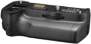 Pentax D-BG4 Battery Grip For K-5 + K-7 3 Pentax D-BG4 Battery Grip For K-5 + K-7